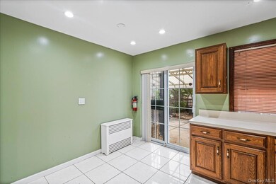 108-34 63rd Dr, Flushing, NY 11375 - photo 7