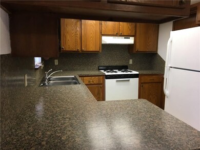 Kitchen has tons of counter space and cabinets, ga