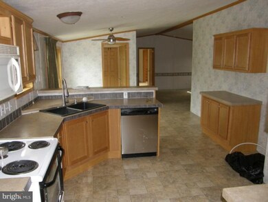 14026 Maple Ridge, Hancock, MD 21750 - photo 3