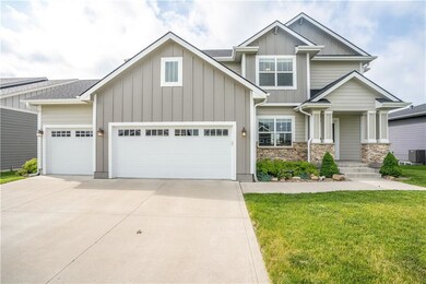 9440 Rushbrook Dr, Johnston, IA 50131 - photo 2