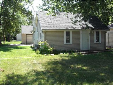 835 Ferley St, Lansing, MI 48911 - photo 3