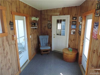 Foyer.