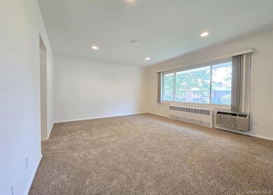 265 Edmunton Dr unit I-12, North Babylon, NY 11703 - photo 6