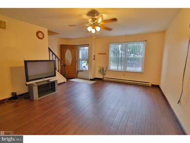 308 E Mosser St, Allentown, PA 18109 - photo 2