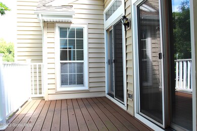 521 Hampton Place Blvd, Troy, NY 12180 - photo 6