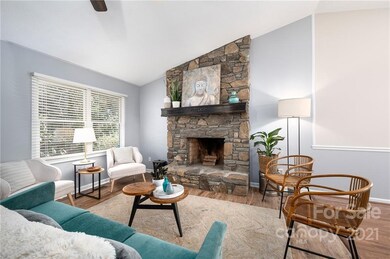 115 Forest Lake Dr, Asheville, NC 28803 - photo 3