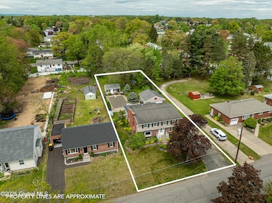 76 McNutt Ave in Colonie