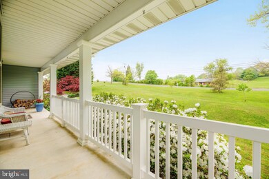 1294 Whirl a Way Ct, Gambrills, MD 21054 - photo 4