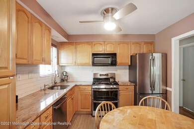Eat In Kitchen