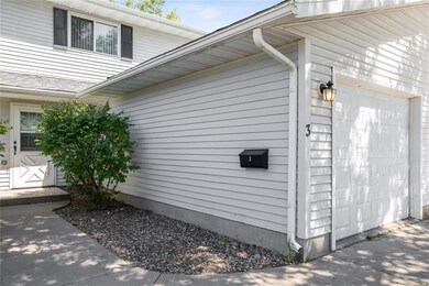 1200 Daleview Dr unit 3, Marion, IA 52302 - photo 3