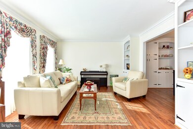 6826 Mclean Province Cir, Falls Church, VA 22043 - photo 3