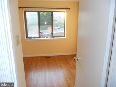 3737A Madison Ln unit A, Falls Church, VA 22041 - photo 2