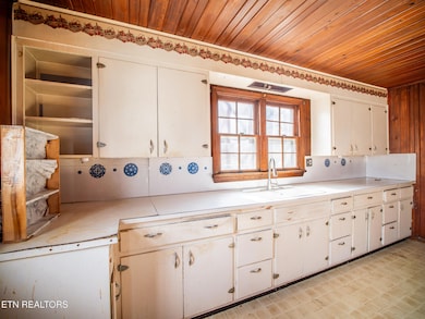 118 Scenic Dr, Sevierville, TN 37862 - photo 5