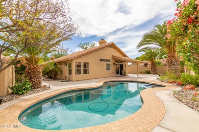 Crisp, sparkling pool & spa