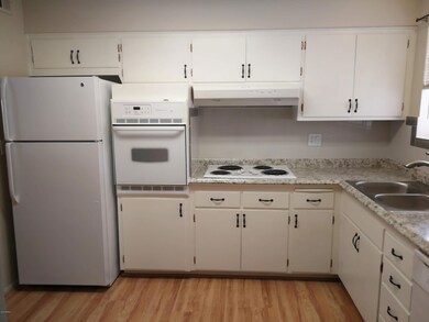 Nicely appointed kitchen with new counte