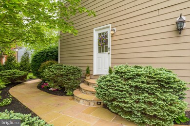 42841 Sandhurst Ct, Ashburn, VA 20148 - photo 2