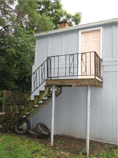2 bed has own exit