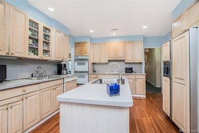 617 W 227th St, Bronx, NY 10463 - photo 6