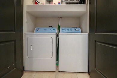 washer and dryer included 