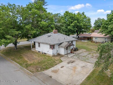 06-Aerial front of property
