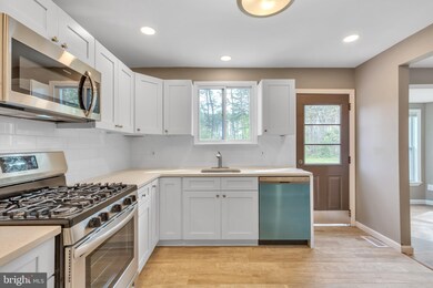 24 Dresden Ct, Sicklerville, NJ 08081 - photo 6