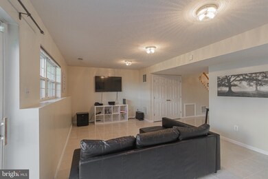 8110 Mallard Shore Dr, Laurel, MD 20724 - photo 7