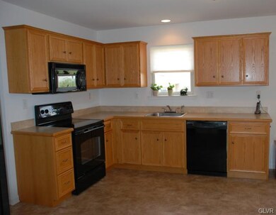 1806 Chateau Place, Easton, PA 18045 - photo 2