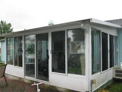 59 Laurie Ln, Lowell, MA 01854 - photo 5