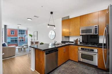 M2i unit 609, San Diego, CA 92101 - photo 4