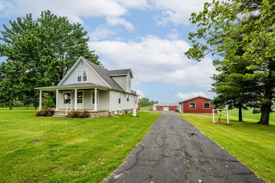 Three Oaks Rd-101