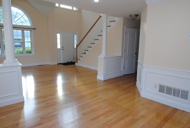 8 Sutherland Way unit U19, Nashua, NH 03062 - photo 4