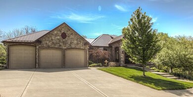 6009 Charlotte Ct, Shawnee, KS 66216 - photo 2