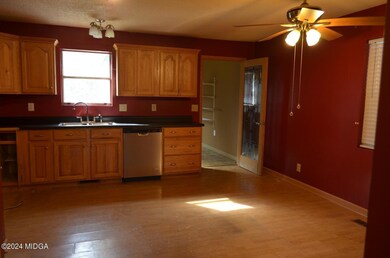 3910 Thompson Rd, Macon, GA 31204 - photo 6