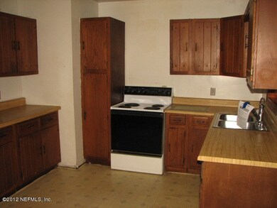 1472 Alecia Dr, Jacksonville, FL 32205 - photo 4