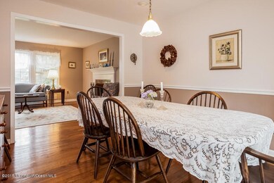 017-Dining_Room-1828501-small