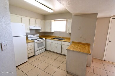 1741 E Pepper Cir unit 4, Mesa, AZ 85203 - photo 3