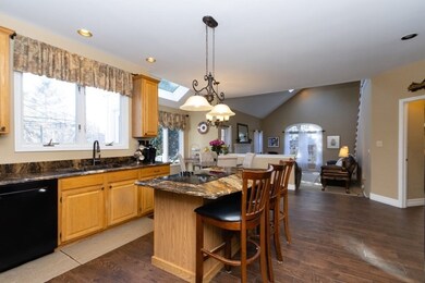 8 Dover Cir, Franklin, MA 02038 - photo 7