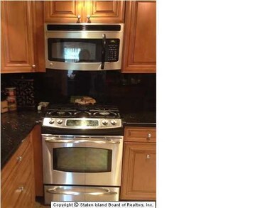 72 Lamped Loop unit A, Staten Island, NY 10314 - photo 6