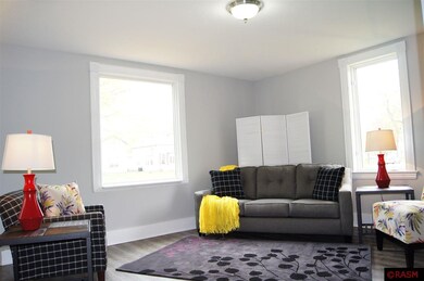 102 N Franklin St, New Ulm, MN 56073 - photo 2