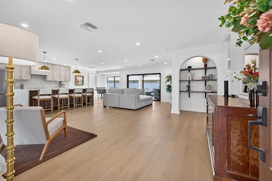 13933 Cherry Creek Dr, Tampa, FL 33618 - photo 6