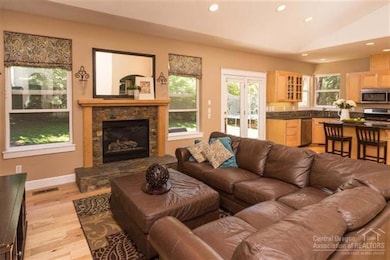 1089 NW Stannium Rd, Bend, OR 97701 - photo 3