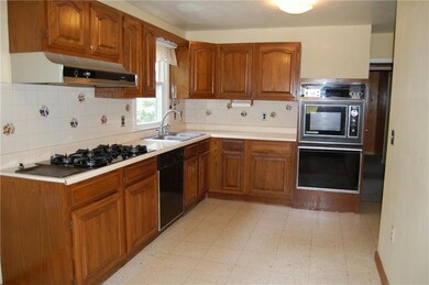 36 Spring St, Mechanic Falls, ME 04256 - photo 2