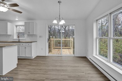 1049 Butter Ln, Reading, PA 19606 - photo 7