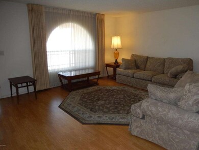 livingroom2.JPG