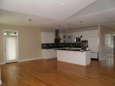Dining/Kitchen