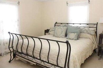 14 Caldwell St, Fitchburg, MA 01420 - photo 7