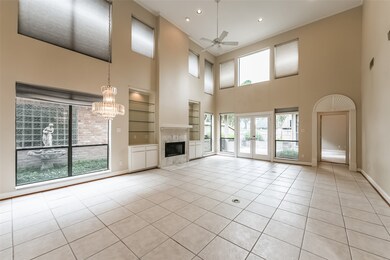 6839 Oakwood Trace Ct, Houston, TX 77040 - photo 6