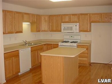 4071 Tournament Ct, Center Valley, PA 18034 - photo 6