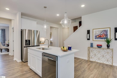 1021 Skidaway Dr, Spartanburg, SC 29303 - photo 6