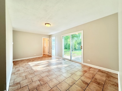 2711 Larkspur Ln, Hazel Crest, IL 60429 - photo 7